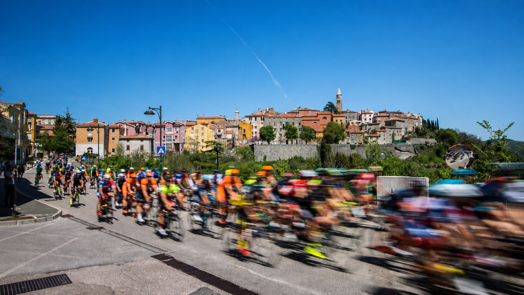 CRO Race – International Cycling Spectacle